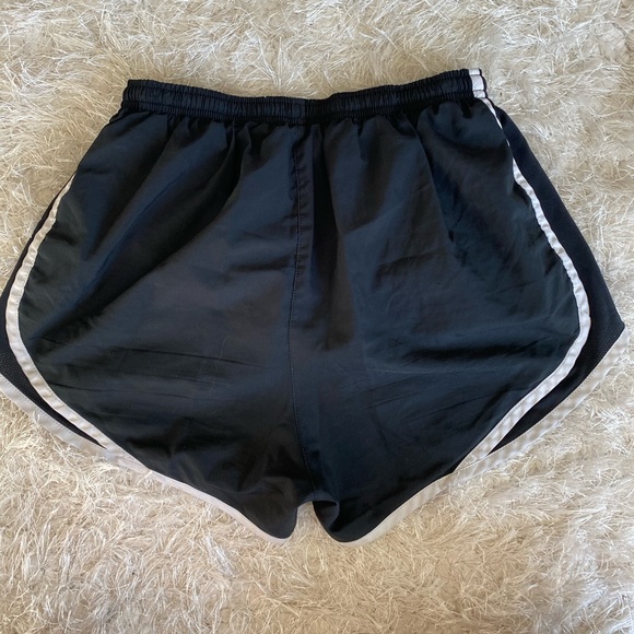 Black Nike running shorts - Picture 2 of 4
